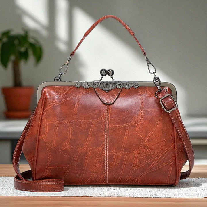 The classic charm of Gal | Vintage bag