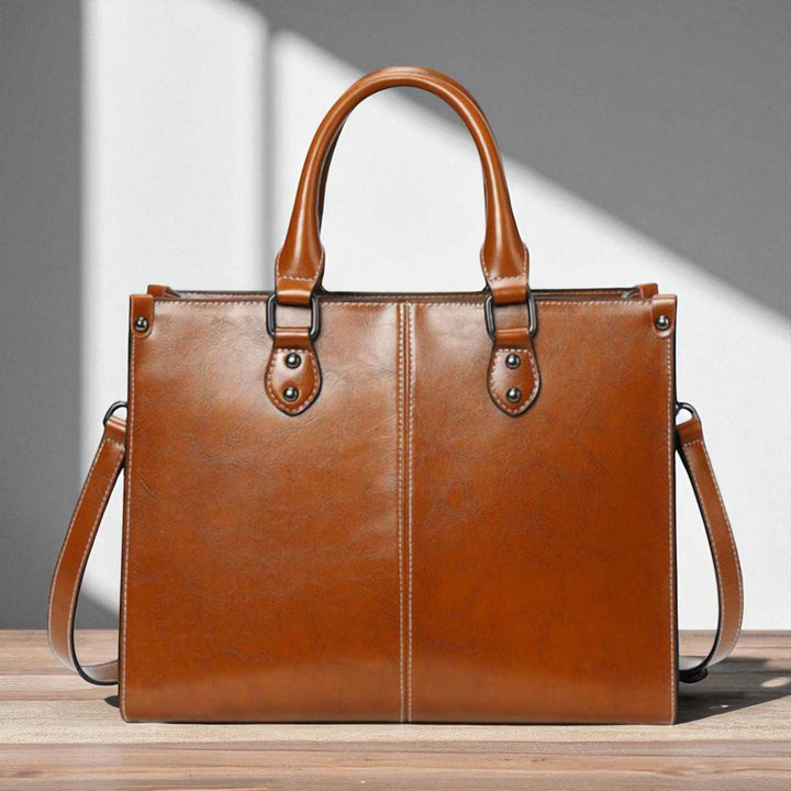 Elegant carrying case - classic and functional