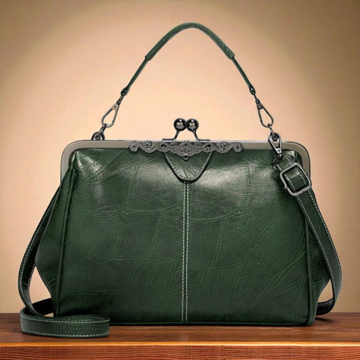 The classic charm of Gal | Vintage bag