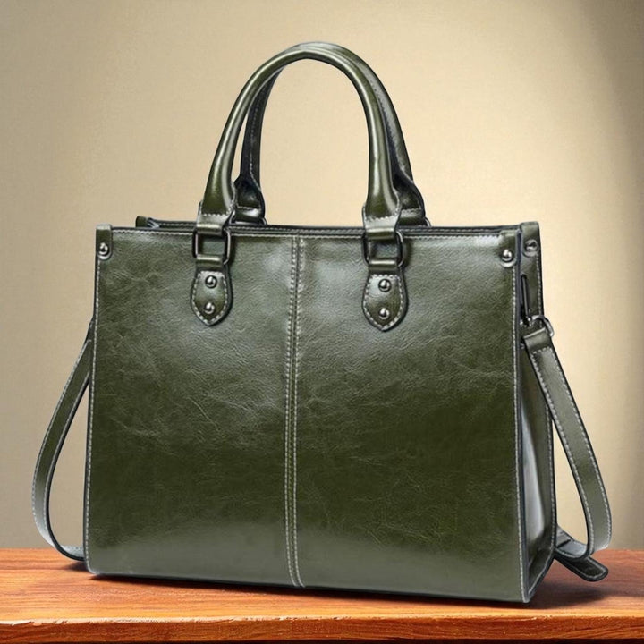 Elegant carrying case - classic and functional